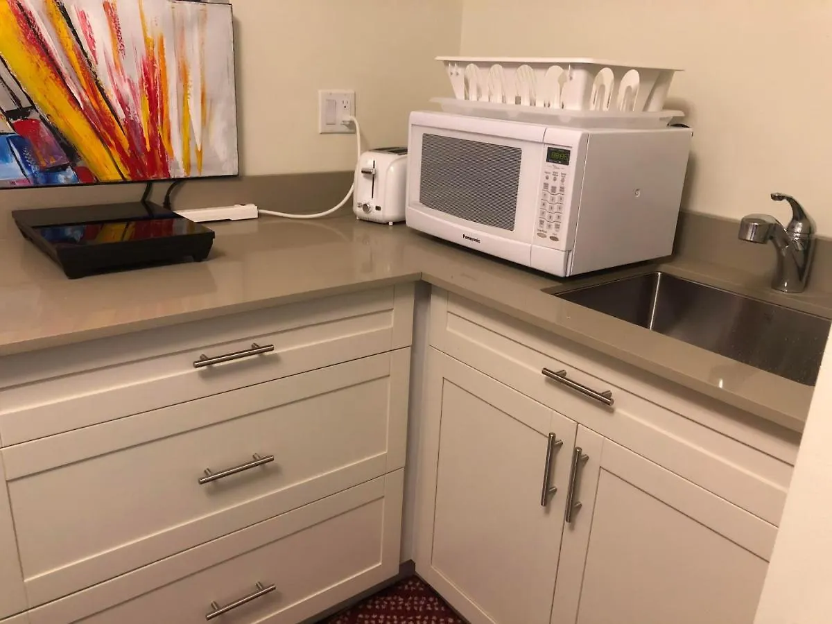 Cozy Cottage Guest Home Close To Downtown Vancouver & Sights & 7-Eleven Convenience Store 캐나다